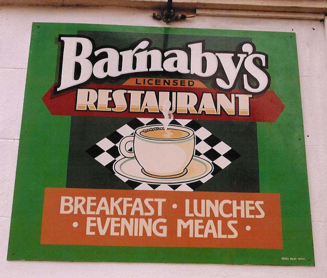 creative lettering and design - Perry Signs