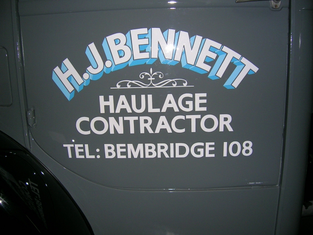 creative lettering and design - Perry Signs