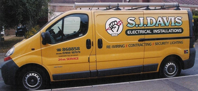 creative lettering and design - Perry Signs